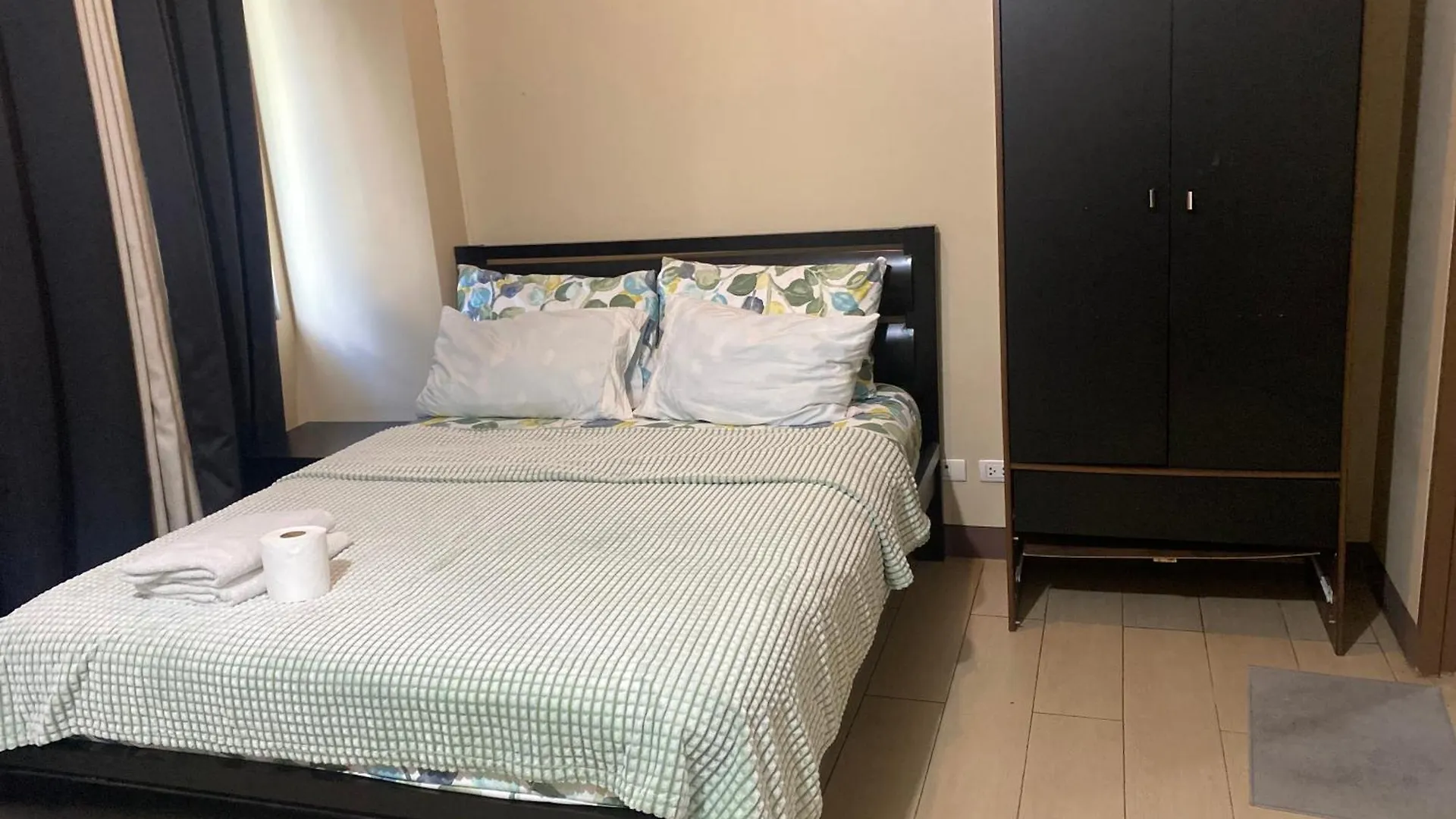 Two Palm Tree Villas Condotel By Kath Manila Philippinen