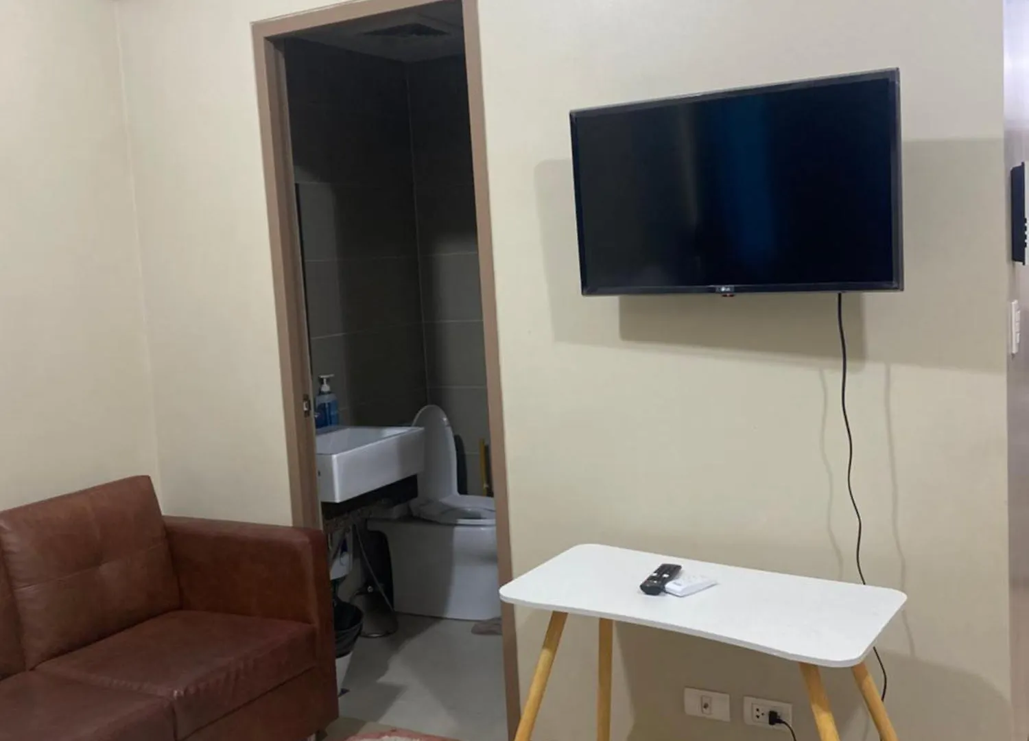 Two Palm Tree Villas Condotel By Kath Manila