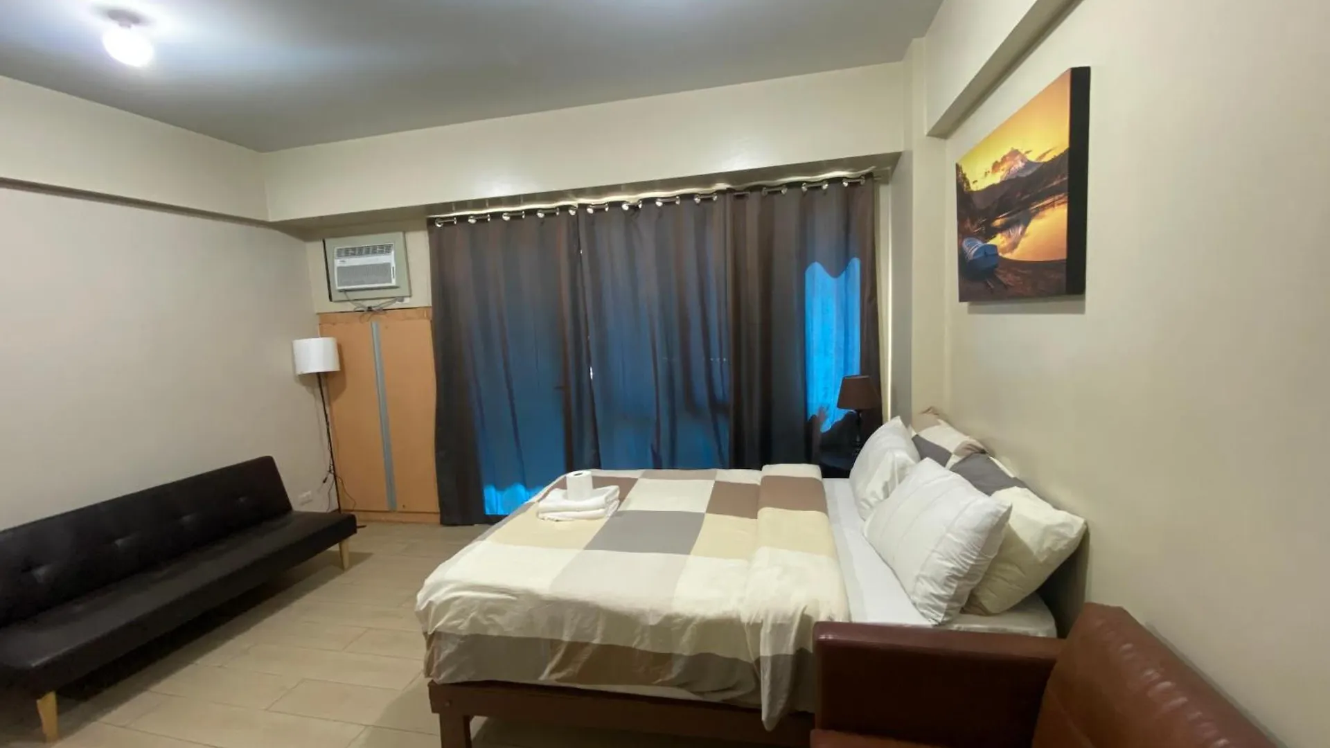 Two Palm Tree Villas Condotel By Kath Manila